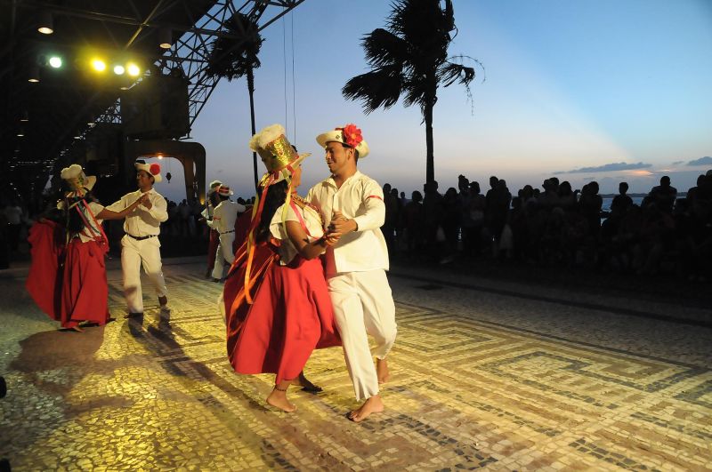 notícia: Sagrado e profano em espetáculo folclórico na Estação das Docas