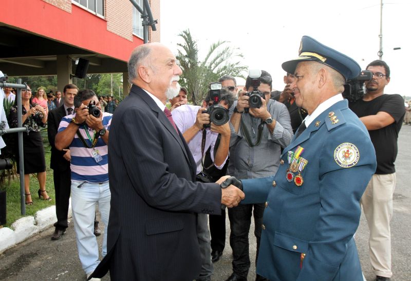 notícia: Governador empossa novo comandante do Corpo de Bombeiros