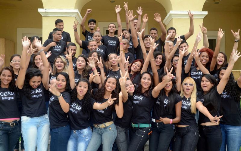 notícia: Escola Estadual Augusto Meira aprova mais de 40 alunos em vários vestibulares