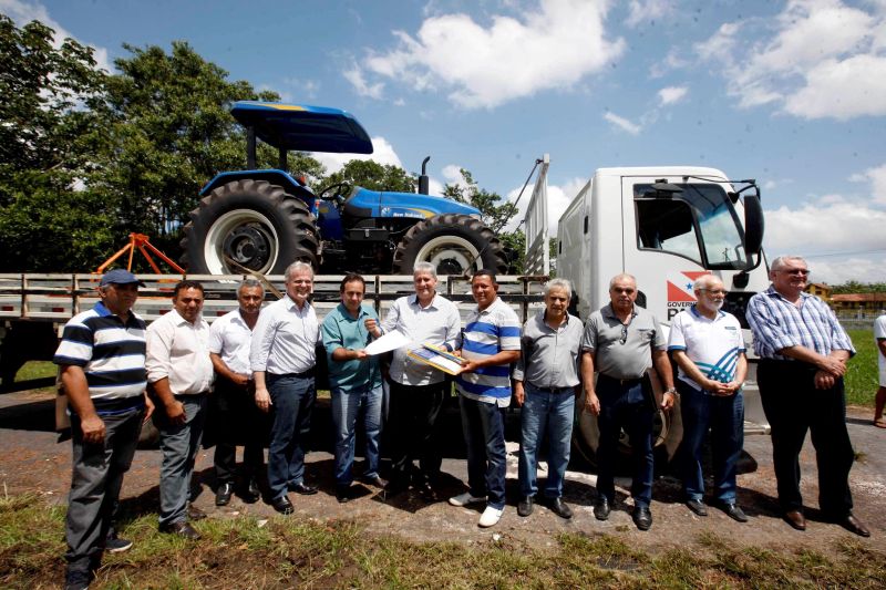 notícia: Governo entrega patrulha agrícola ao município de Santa Bárbara