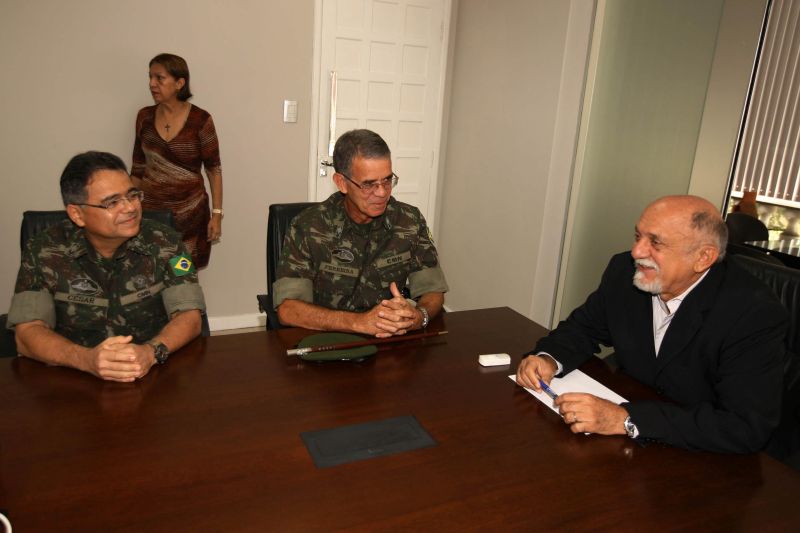 notícia: Governo e Exército estreitam parceria para a construção do Colégio Militar de Belém