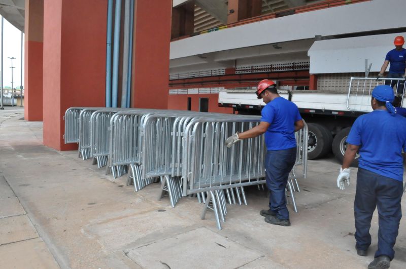 notícia: Mangueirão adquire grades móveis para proteção do público