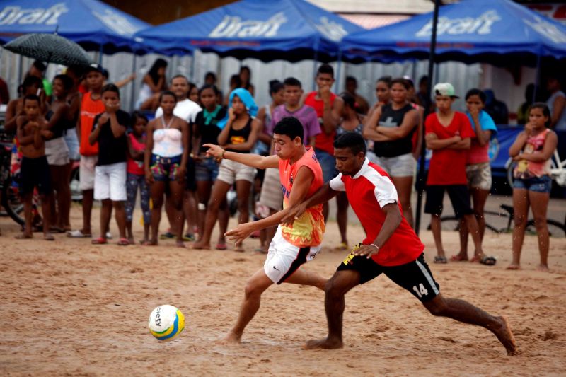 notícia: Torneio de futebol de areia é atração no XVII Surfe na Pororoca
