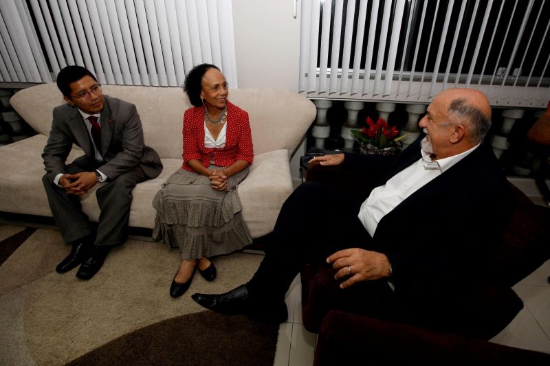 notícia: Governador Simão Jatene recebe visita da embaixadora da Venezuela