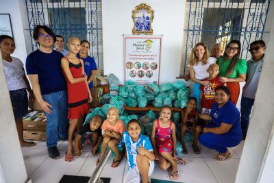 notícia: PGE entrega mais de meia tonelada de alimentos a instituições não governamentais 