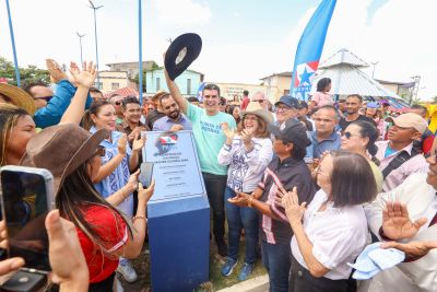 notícia: Governo do Estado entrega duas praças novas em Ponta de Pedras