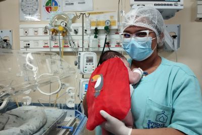 notícia: Pediatra do Regional do Tapajós destaca a importância da prevenção de quedas em bebês 