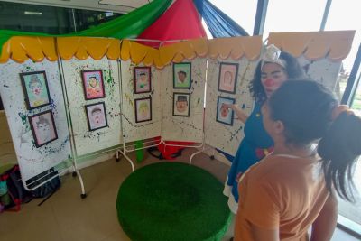 notícia: CIIR celebra o Dia do Circo e do Teatro com espetáculo e exposição de obras autorretratos  