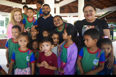 notícia: No Marajó, Seduc acompanha equipe do Fundo Nacional da Educação em visitas a escolas 