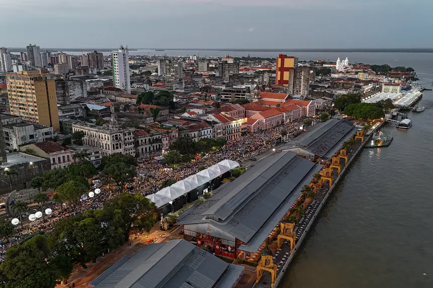 default <div class='credito_fotos'>Foto: Vinicius Pinto / Ag. Pará   |   <a href='/midias/2025/originais/20251012101755-GF00025152-F00454482.jpg' download><i class='fa-solid fa-download'></i> Download</a></div>