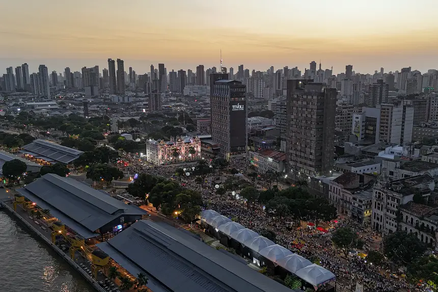 default <div class='credito_fotos'>Foto: Vinicius Pinto / Ag. Pará   |   <a href='/midias/2025/originais/20251012101801-GF00025152-F00454486.jpg' download><i class='fa-solid fa-download'></i> Download</a></div>