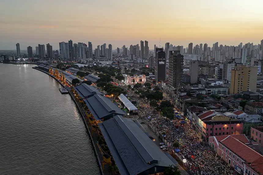 default <div class='credito_fotos'>Foto: Vinicius Pinto / Ag. Pará   |   <a href='/midias/2025/originais/20251012101805-GF00025152-F00454488.jpg' download><i class='fa-solid fa-download'></i> Download</a></div>