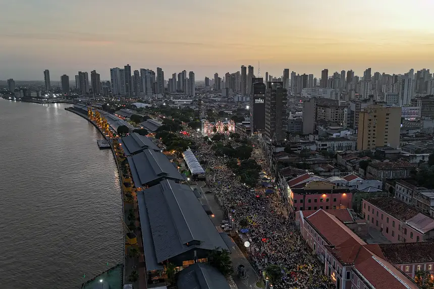 default <div class='credito_fotos'>Foto: Vinicius Pinto / Ag. Pará   |   <a href='/midias/2025/originais/20251012101807-GF00025152-F00454489.jpg' download><i class='fa-solid fa-download'></i> Download</a></div>