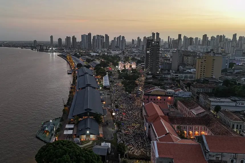 default <div class='credito_fotos'>Foto: Vinicius Pinto / Ag. Pará   |   <a href='/midias/2025/originais/20251012101811-GF00025152-F00454491.jpg' download><i class='fa-solid fa-download'></i> Download</a></div>