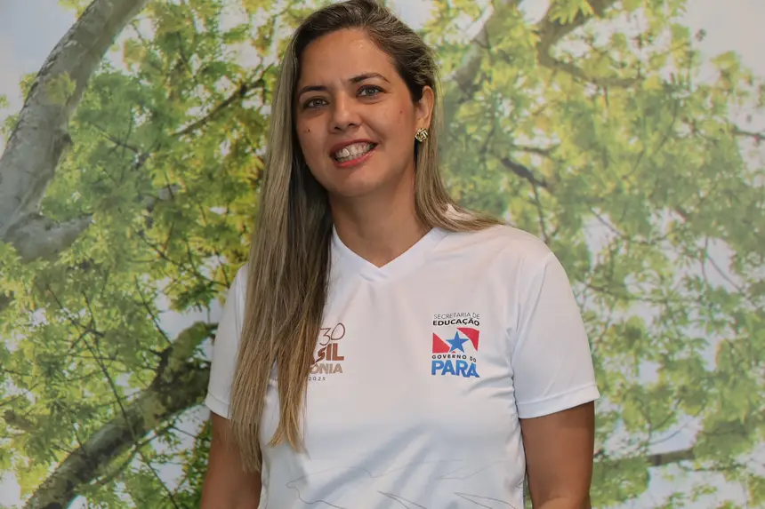 Diretora de gestão educacional da Seduc - Cláudia Ferreira <div class='credito_fotos'>Foto: Bruno Cruz / Ag. Pará   |   <a href='/midias/2025/originais/20251117123102-GF00025559-F00468830.jpg' download><i class='fa-solid fa-download'></i> Download</a></div>