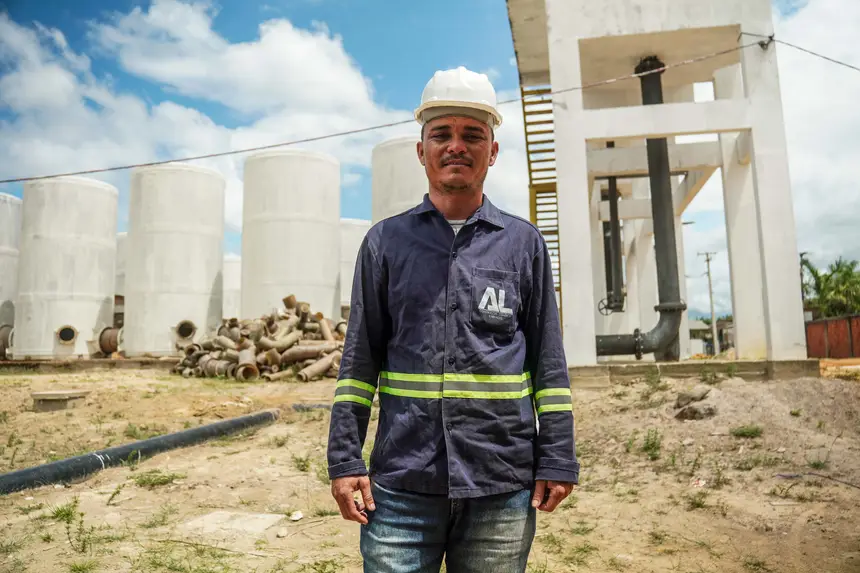 Luan Carvalho - almoxarife administrativo  <div class='credito_fotos'>Foto: João Caio / Ag. Pará   |   <a href='/midias/2025/originais/20251126131221-GF00025710-F00472489.jpg' download><i class='fa-solid fa-download'></i> Download</a></div>