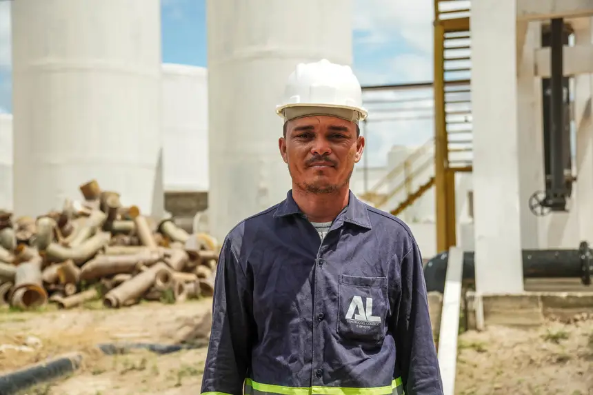 Luan Carvalho - almoxarife administrativo  <div class='credito_fotos'>Foto: João Caio / Ag. Pará   |   <a href='/midias/2025/originais/20251126131223-GF00025710-F00472490.jpg' download><i class='fa-solid fa-download'></i> Download</a></div>