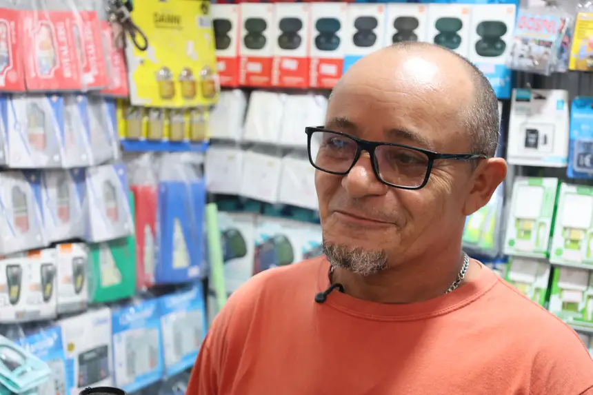 Daniel Mota, comerciante <div class='credito_fotos'>Foto: Bruno Cecim / Ag.Pará   |   <a href='/midias/2025/originais/20251126184601-GF00025715-F00472593.jpg' download><i class='fa-solid fa-download'></i> Download</a></div>