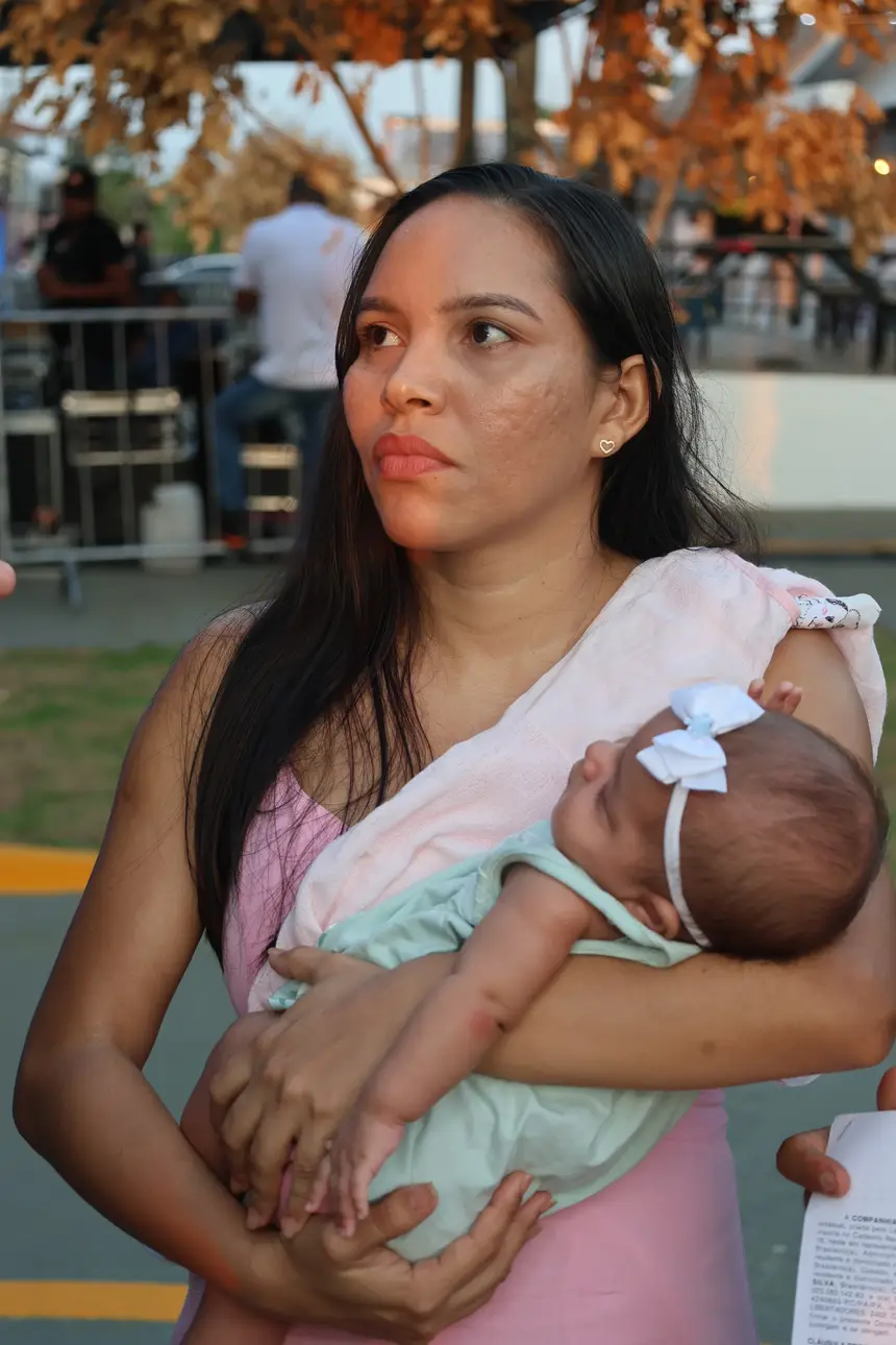 Janaia Barros da Silva, auxiliar administrativo <div class='credito_fotos'>Foto: Bruno Cecim / Ag.Pará   |   <a href='/midias/2025/originais/20251126184905-GF00025716-F00472626E.jpg' download><i class='fa-solid fa-download'></i> Download</a></div>
