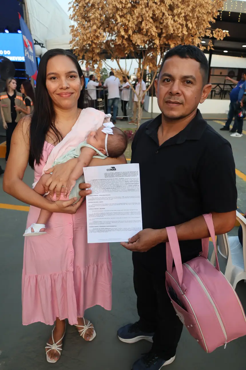 Janaia Barros da Silva, auxiliar administrativo <div class='credito_fotos'>Foto: Bruno Cecim / Ag.Pará   |   <a href='/midias/2025/originais/20251126184915-GF00025716-F00472629E.jpg' download><i class='fa-solid fa-download'></i> Download</a></div>