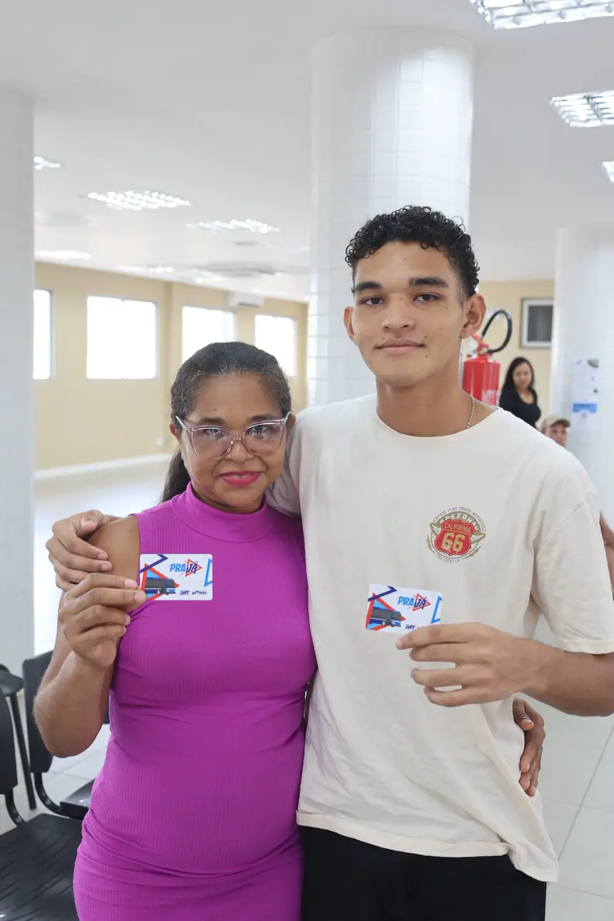 Luciene Seabra  - pedagoga 
Luciano Seabra Barata - estudante <div class='credito_fotos'>Foto: Bruno Cecim / Ag.Pará   |   <a href='/midias/2025/originais/20251129175622-GF00025736-F00473335.jpg' download><i class='fa-solid fa-download'></i> Download</a></div>