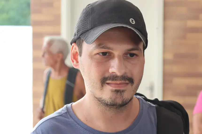 Luan Paulo de Almeida - atendente de telemarketing <div class='credito_fotos'>Foto: Bruno Cecim / Ag.Pará   |   <a href='/midias/2025/originais/20251129175811-GF00025736-F00473402.jpg' download><i class='fa-solid fa-download'></i> Download</a></div>