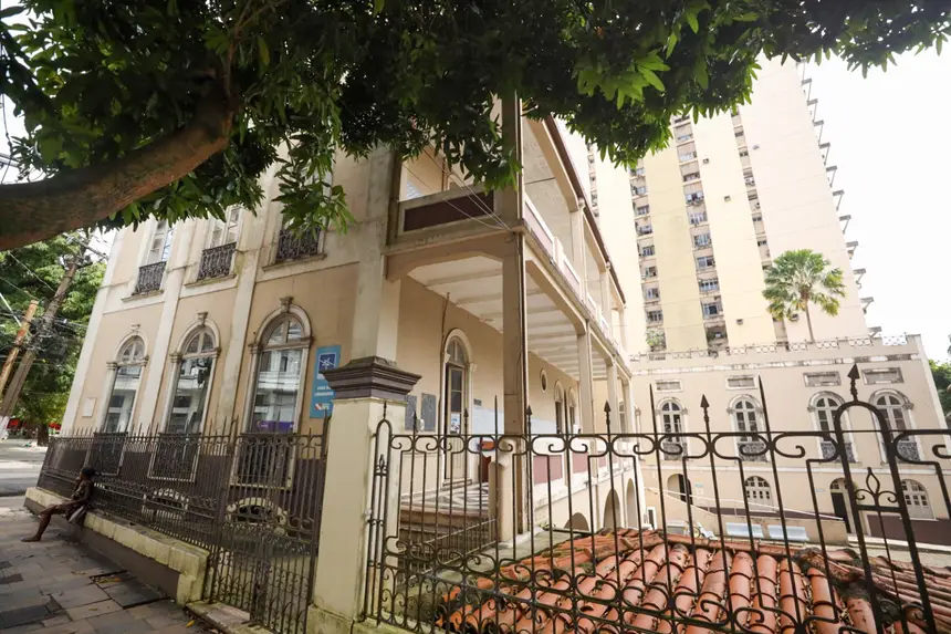 A fachada vistosa da Casa chama atenção dos passantes