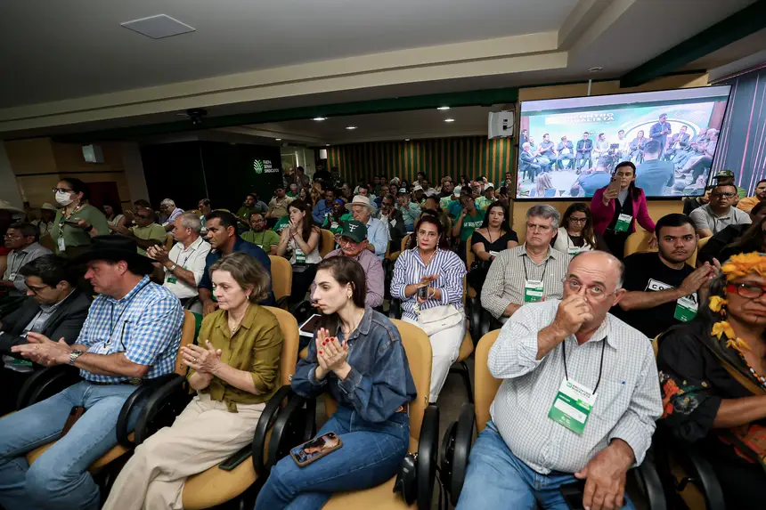  <div class='credito_fotos'>Foto: Marco Santos / Ag. Pará   |   <a href='/midias/2025/originais/20251202165402-GF00025749-F00473844.jpg' download><i class='fa-solid fa-download'></i> Download</a></div>