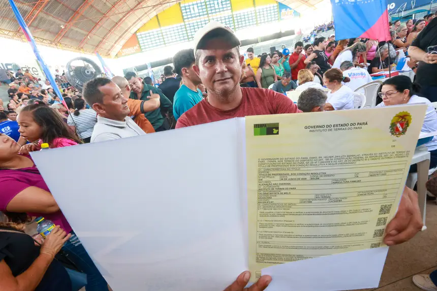Valdinei Batista de Melo, agricultor <div class='credito_fotos'>Foto: Marcelo Lelis / Ag. Pará &nbsp;&nbsp;|&nbsp;&nbsp; <a href='/midias/2025/originais/20251227103454-GF00025975-F00481067.jpg' download><i class='fa-solid fa-download'></i> Download</a></div>