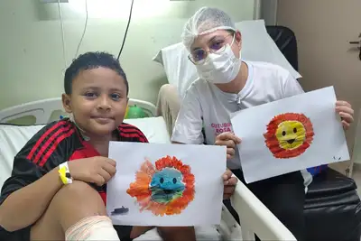 notícia: Arteterapia ajuda a acolher pacientes de longa internação no Hospital Santa Rosa