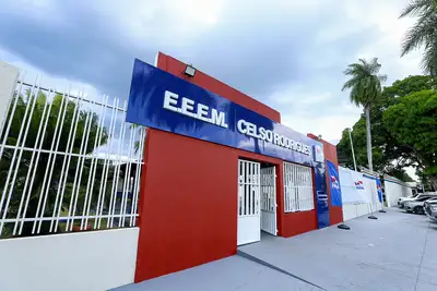 galeria: Governador Helder entrega EEEM Celso Rodrigues cidade de Santo Antônio do Tauá