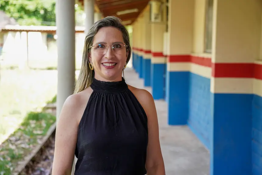 Professora de biologia - Rosicleide Mota <div class='credito_fotos'>Foto: João Caio / Ag. Pará &nbsp;&nbsp;|&nbsp;&nbsp; <a href='/midias/2026/originais/20260428120457-GF00026961-F00515916.jpg' download><i class='fa-solid fa-download'></i> Download</a></div>
