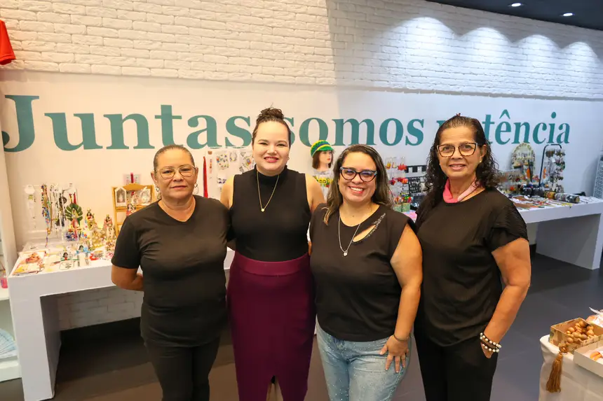1 - Claudineia Veloso - 56 - mãe solteira (2 filhos).  2- Juliana Chaves, coordenadora da Usina da Paz Bengui /3- Empreendedora Valéria Trindade, 45 anos, duas meninas  <div class='credito_fotos'>Foto: Bruno Cecim / Ag. Pará &nbsp;&nbsp;|&nbsp;&nbsp; <a href='/midias/2026/originais/20260506114445-GF00027022-F00518756.jpg' download><i class='fa-solid fa-download'></i> Download</a></div>
