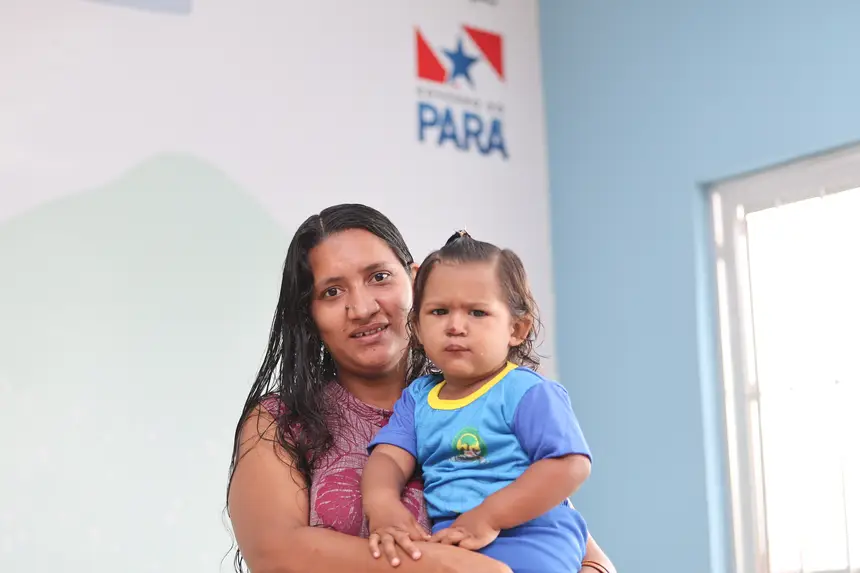 Ana cristina costa - pescadora, mãe da Luna, 1 ano 9 meses <div class='credito_fotos'>Foto: Bruno Cruz / Ag. Pará &nbsp;&nbsp;|&nbsp;&nbsp; <a href='/midias/2026/originais/20260507101347-GF00027026-F00518949.jpg' download><i class='fa-solid fa-download'></i> Download</a></div>