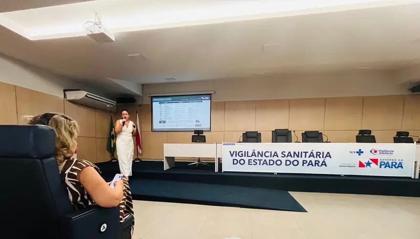 A coordenadora do SCIH, Adrielle Monteiro