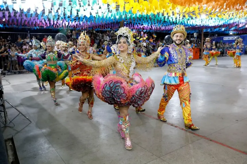 Apresentação das misses juninas