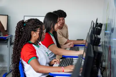 notícia: Governo do Estado aprimora conectividade nas escolas públicas no Pará