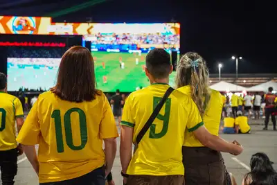 notícia: Parárraiá transmite estreia do Brasil em telão e anima público antes dos shows 