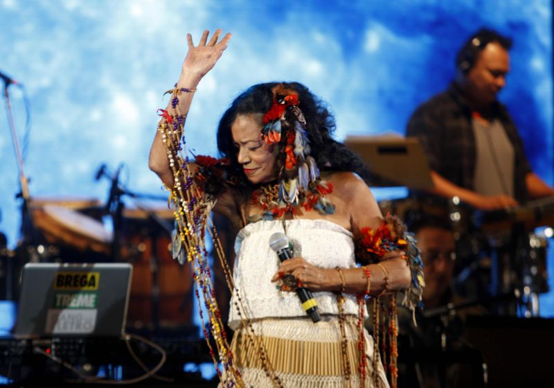 notícia: Nazaré Pereira apresenta show no Teatro Margarida Shivasappa