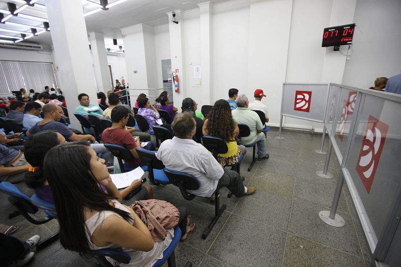 notícia: Salários de novembro serão pagos a partir de terça-feira, 24