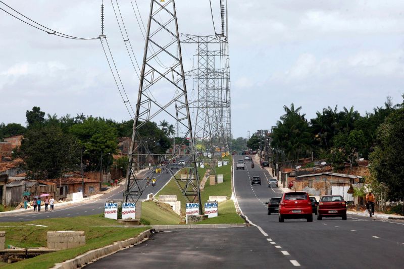 notícia: Sedop abre novos retornos e instala postes na Rodovia Independência