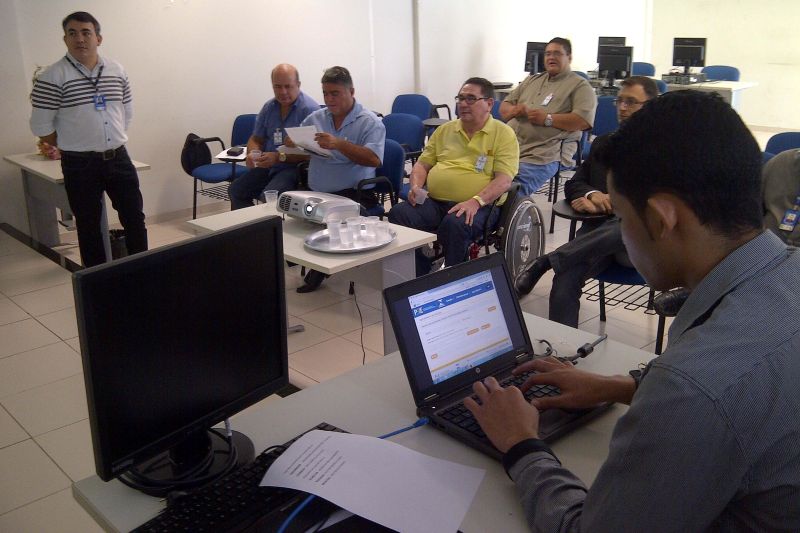 notícia: Imetropará promove capacitação para taxistas de Santarém