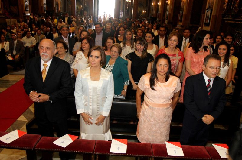 notícia: Começa na Catedral de Belém a solenidade de posse de Simão Jatene