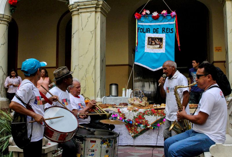 notícia: Folia de Reis celebra início dos trabalhos da Uepa em 2015