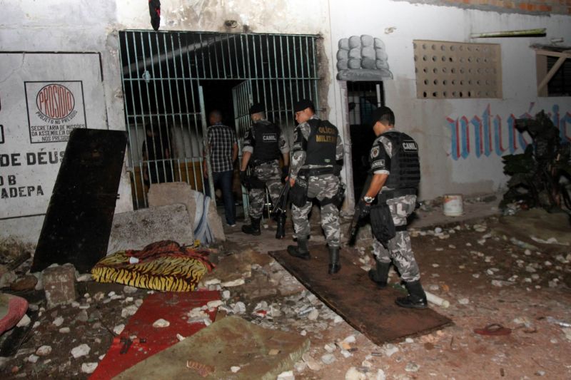 notícia: Estado controla motins e garante rigor no comando do sistema penal