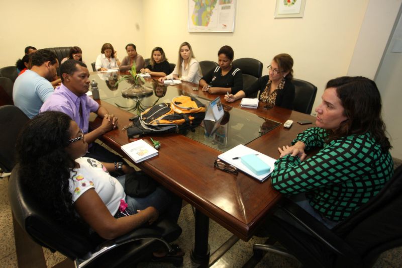 notícia: Secretária de Obras recebe comissão de moradores do Tucunduba