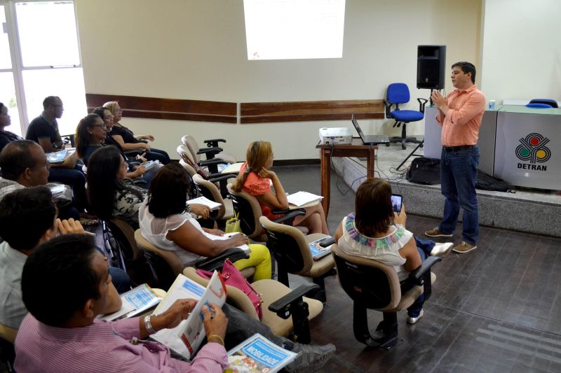 notícia: Agentes de Educação do Detran recebem capacitação técnica