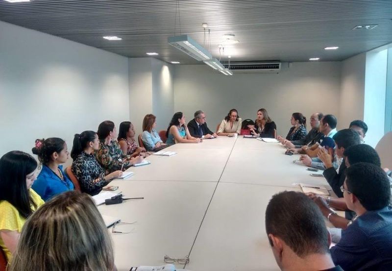 notícia: CredLivro é tema de reunião preparatória para a Feira do Livro 2015