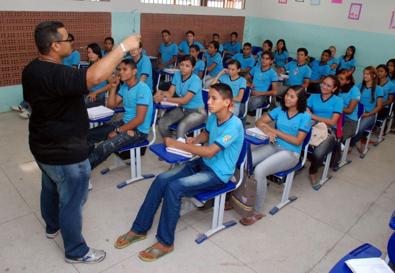 notícia: Seduc reestrutura ensino para combater a evasão escolar