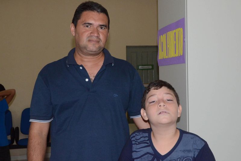notícia: Interação entre pais facilita tratamento de estudantes autistas